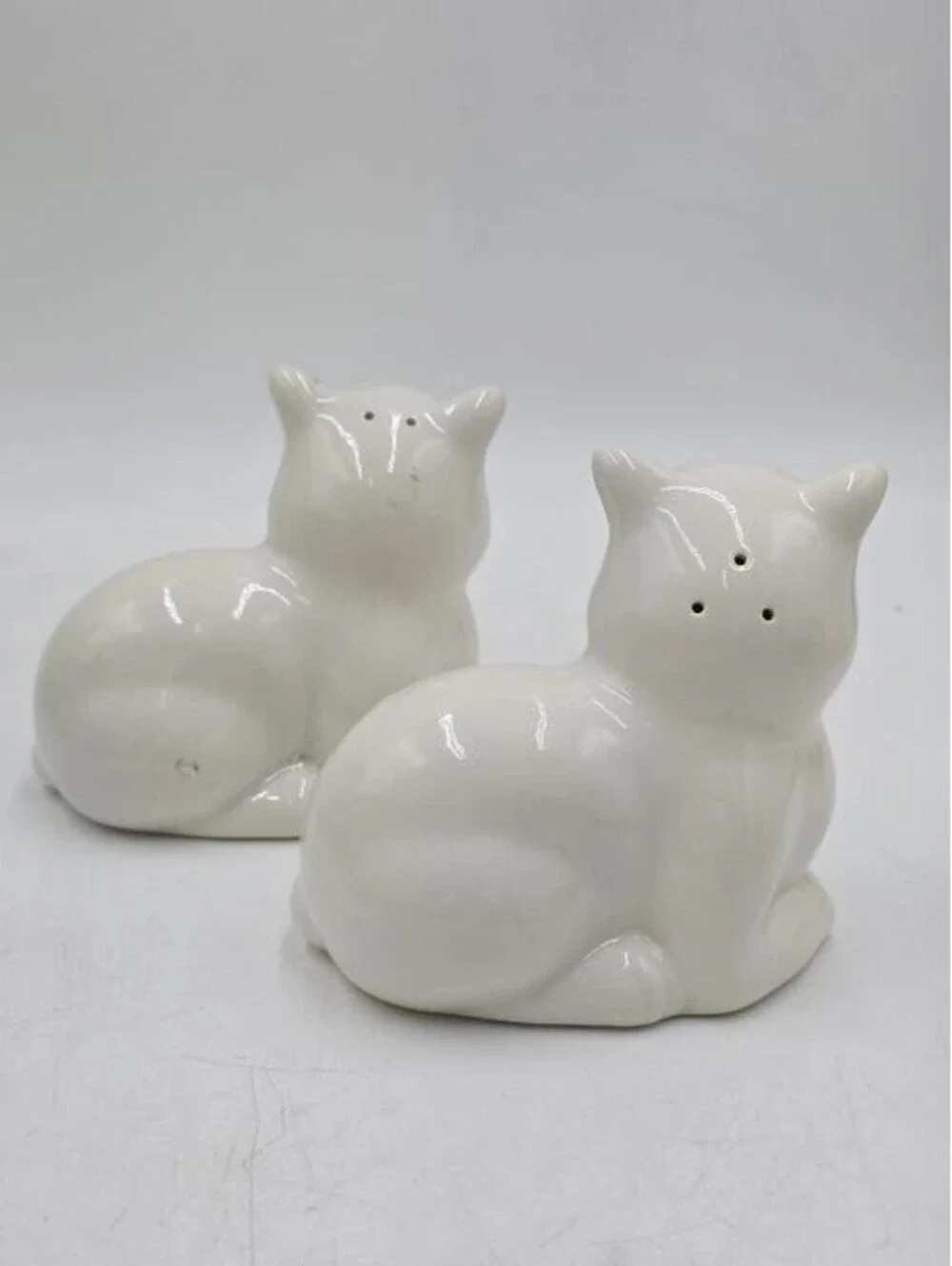 Rare Vintage White Cats Blue Eyes Salt & Pepper Shakers Stamped Metolx Calif USA
